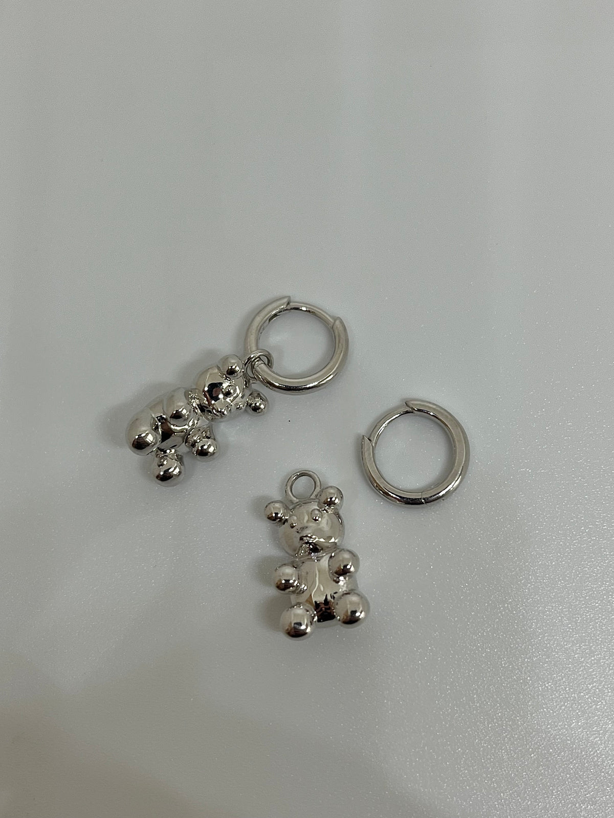 BRINCO ARGOLA LISA COM URSINHO PRATA 925 839299