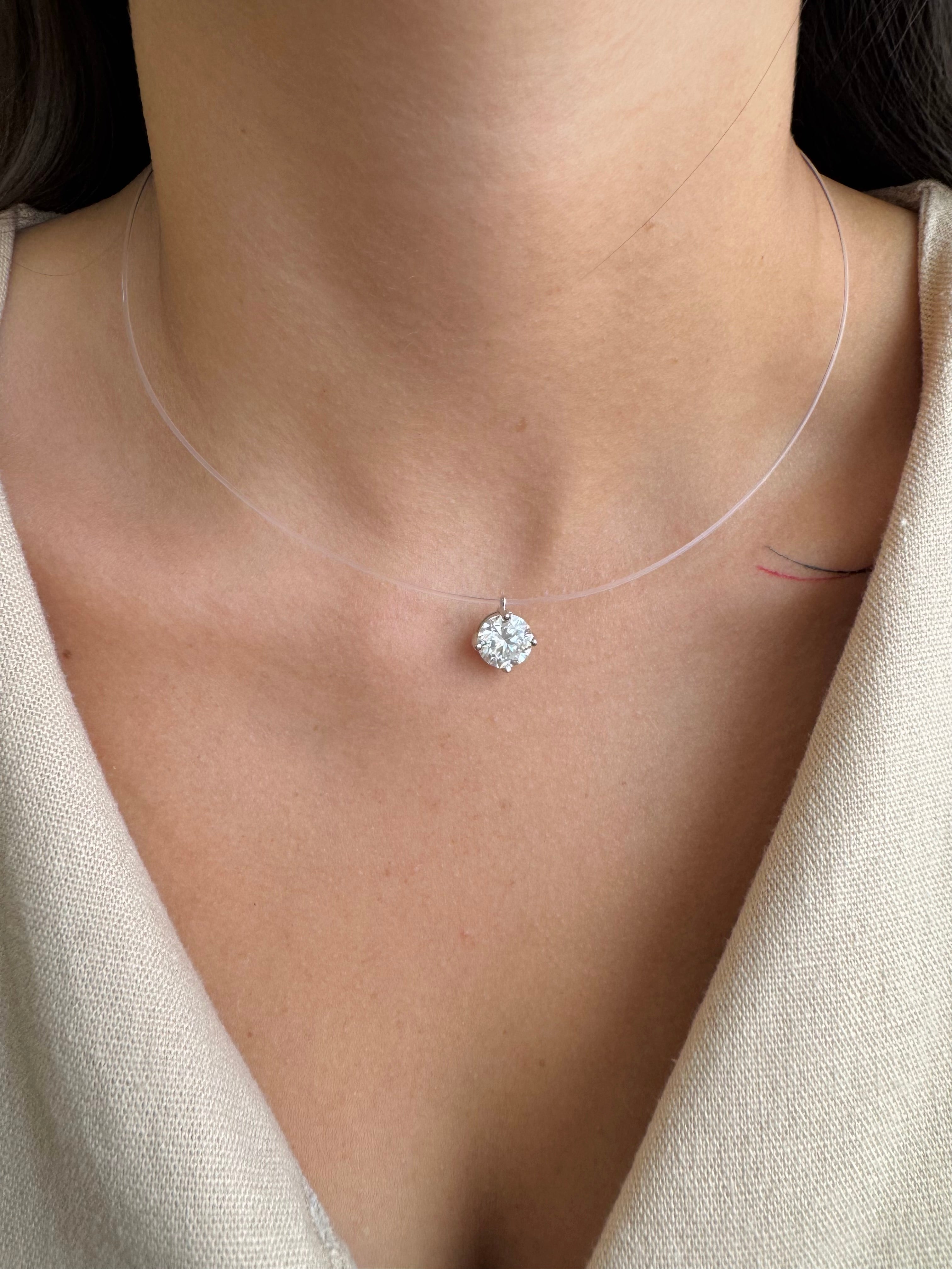 COLAR MOISSANITE PONTO DE LUZ 9.5MM SILICONE GLAM