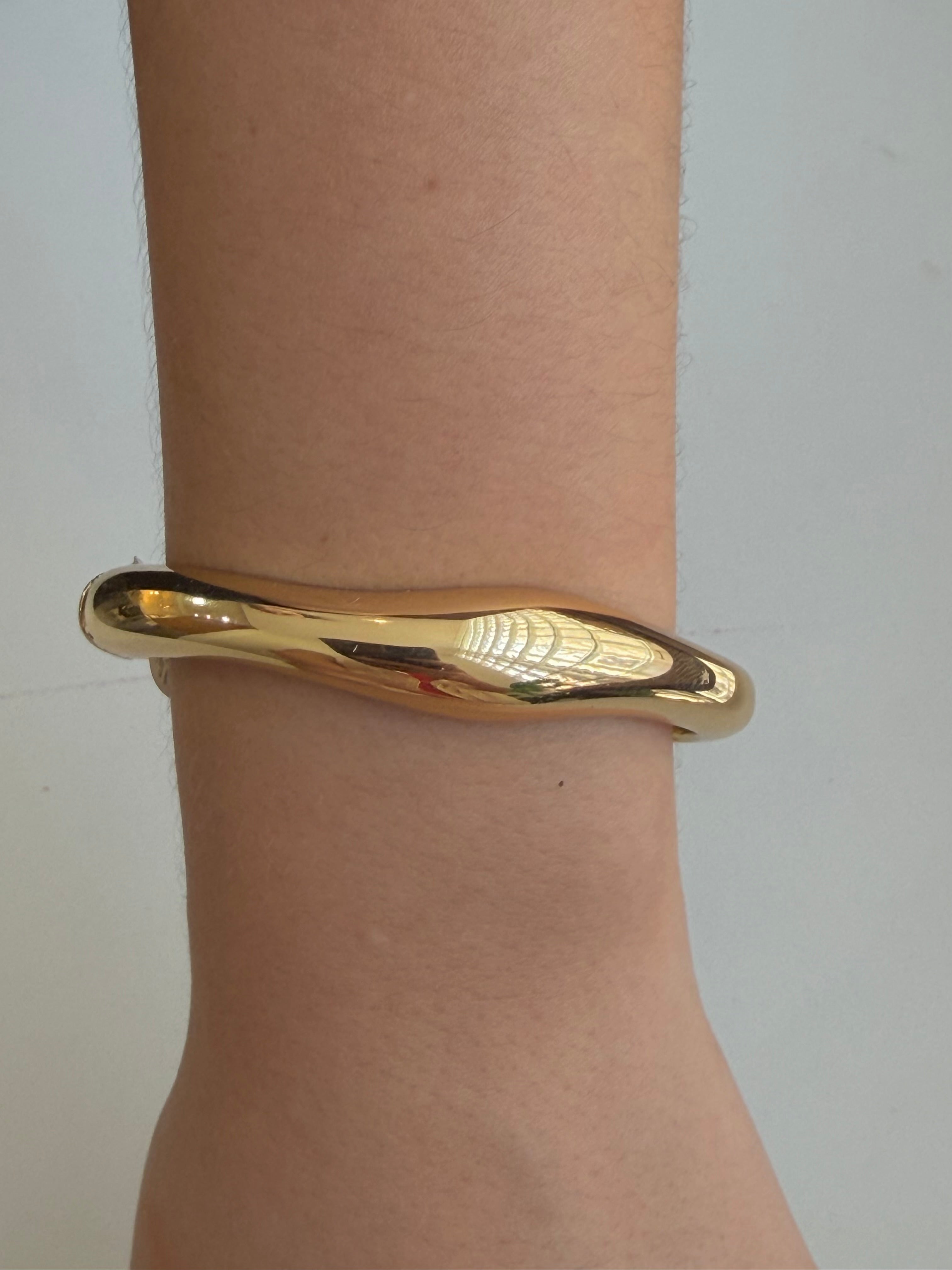 BRACELETE LISO ORGANICO BANHO OURO 18k