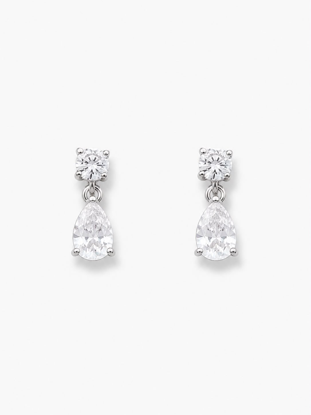 BRINCO MOISSANITE PONTO DE LUZ 3MM COM GOTA PENDURADA 5MM 869571