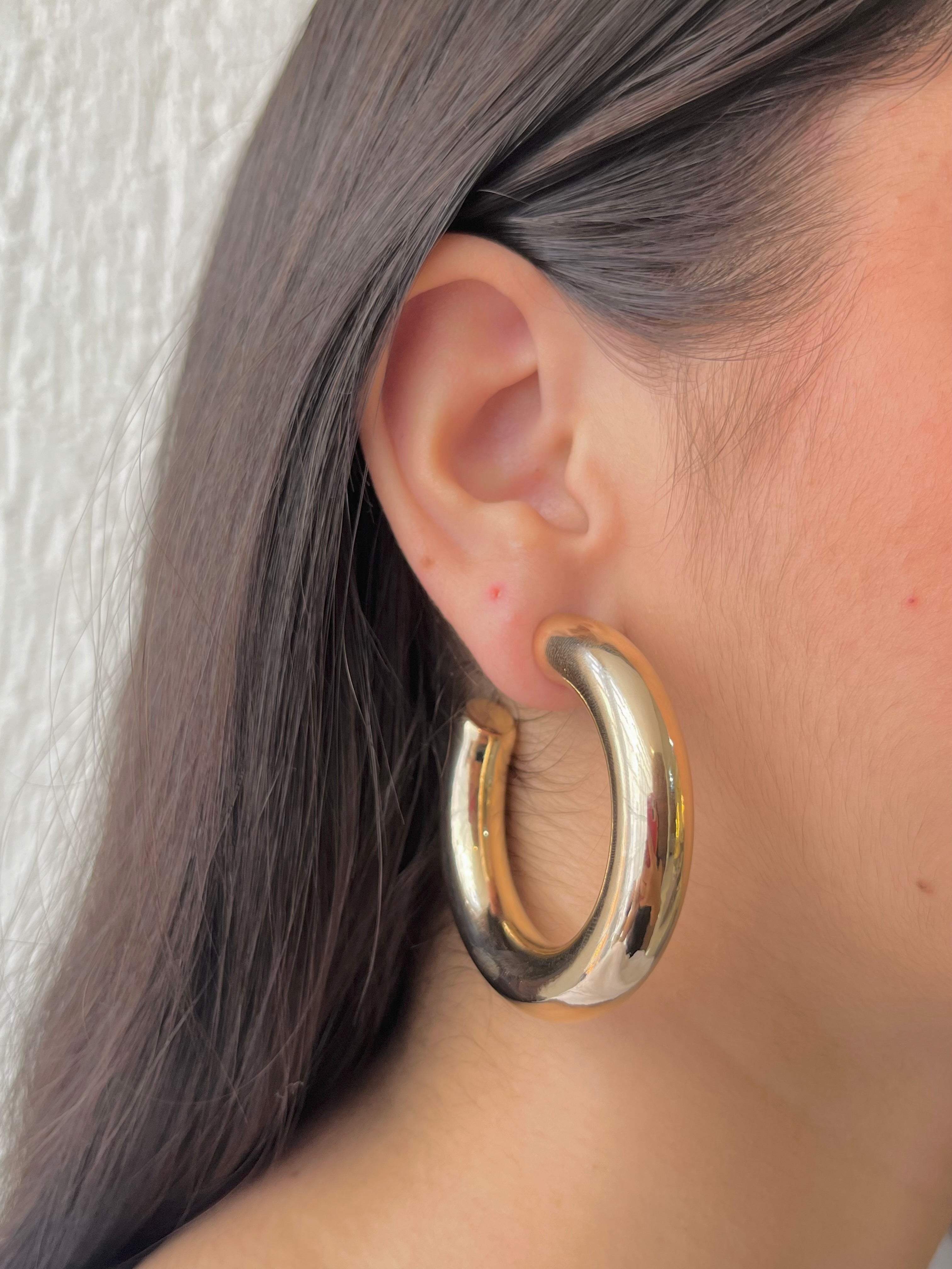 BRINCO ARGOLA HUGE BANHO OURO 18K