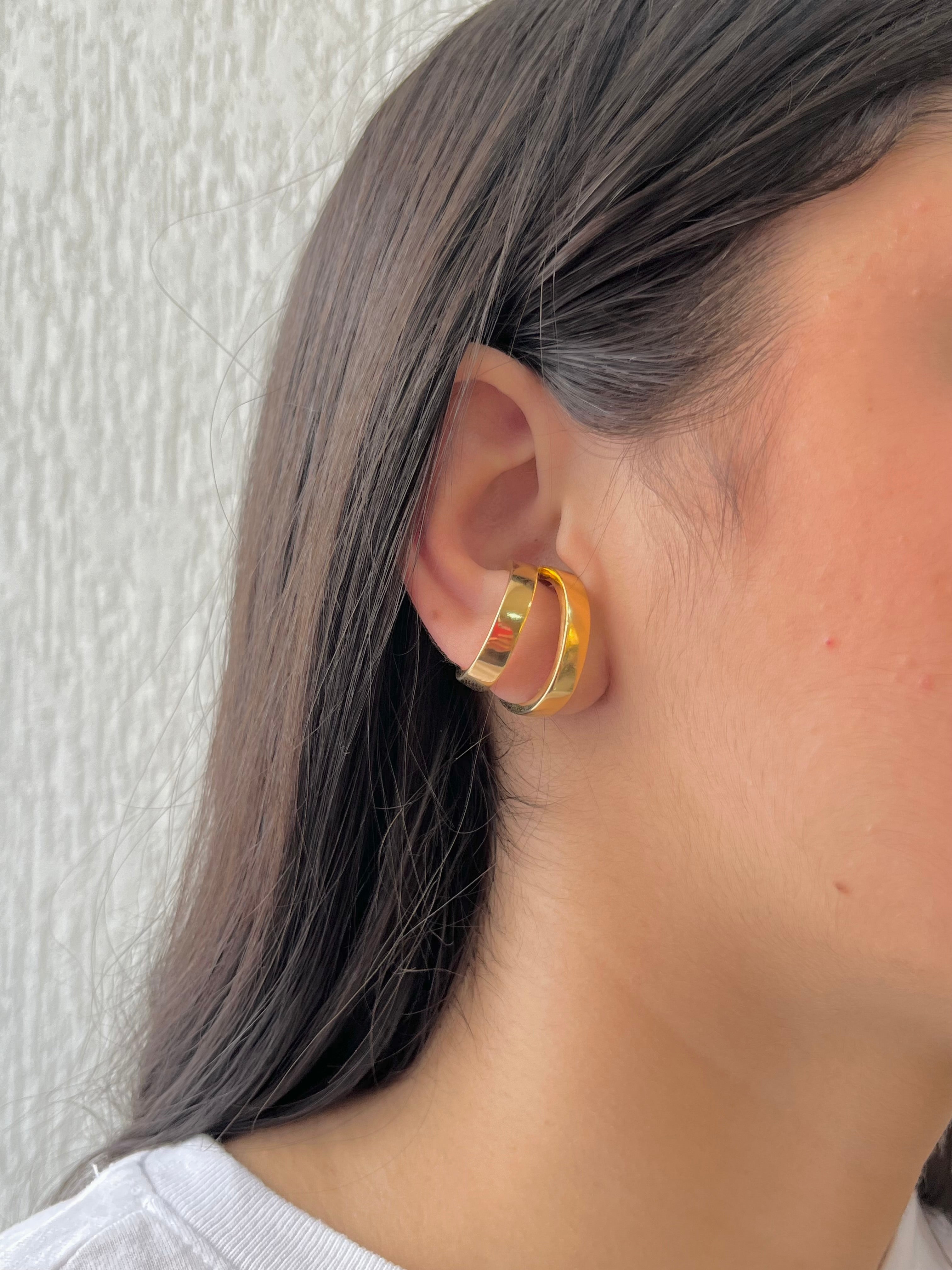 BRINCO FAKE LISO FABIANA BANHO OURO 18K M TORRES AUTORAL