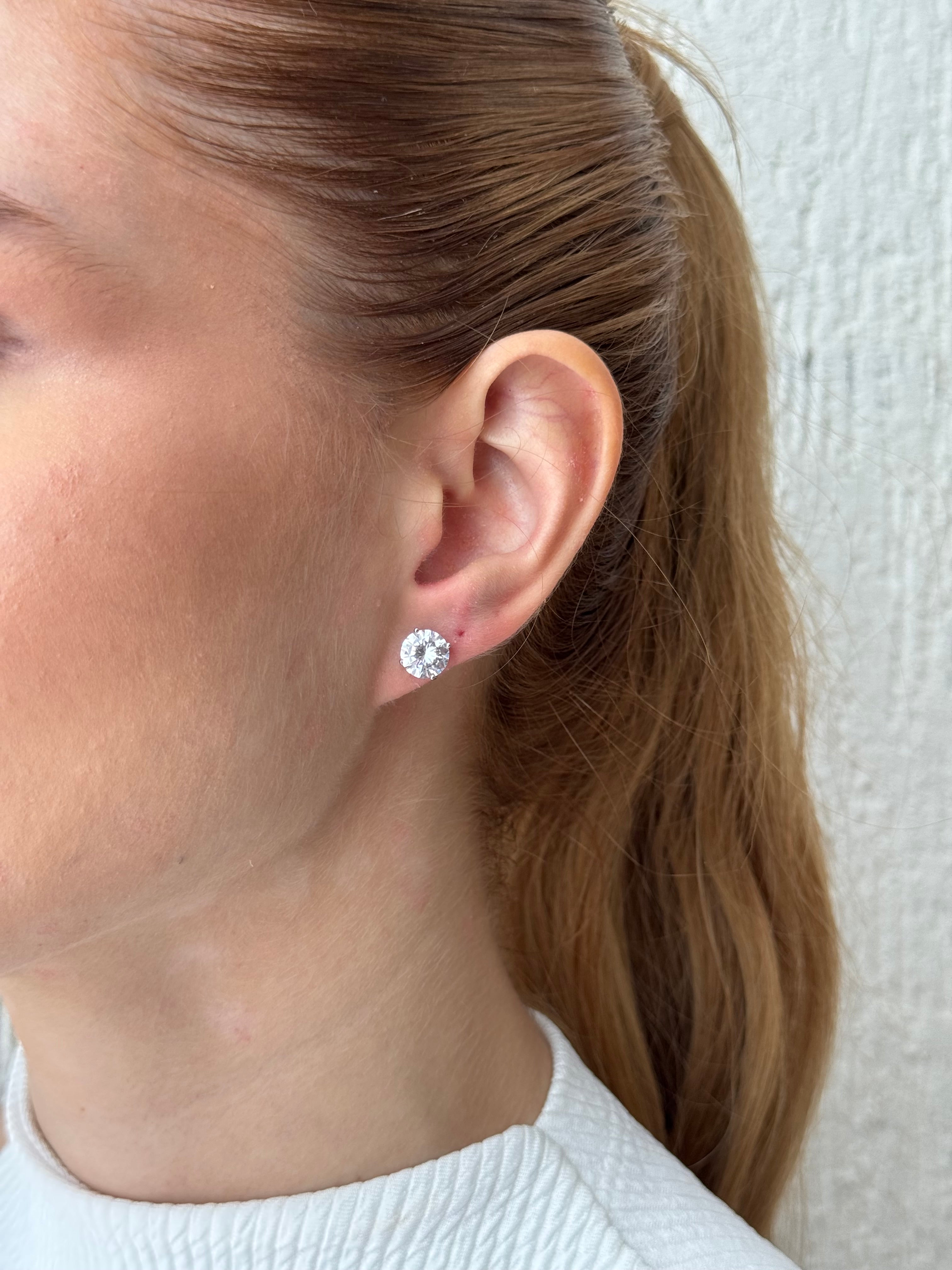 BRINCO MOISSANITE REDONDO 8MM PRATA 925 21 S