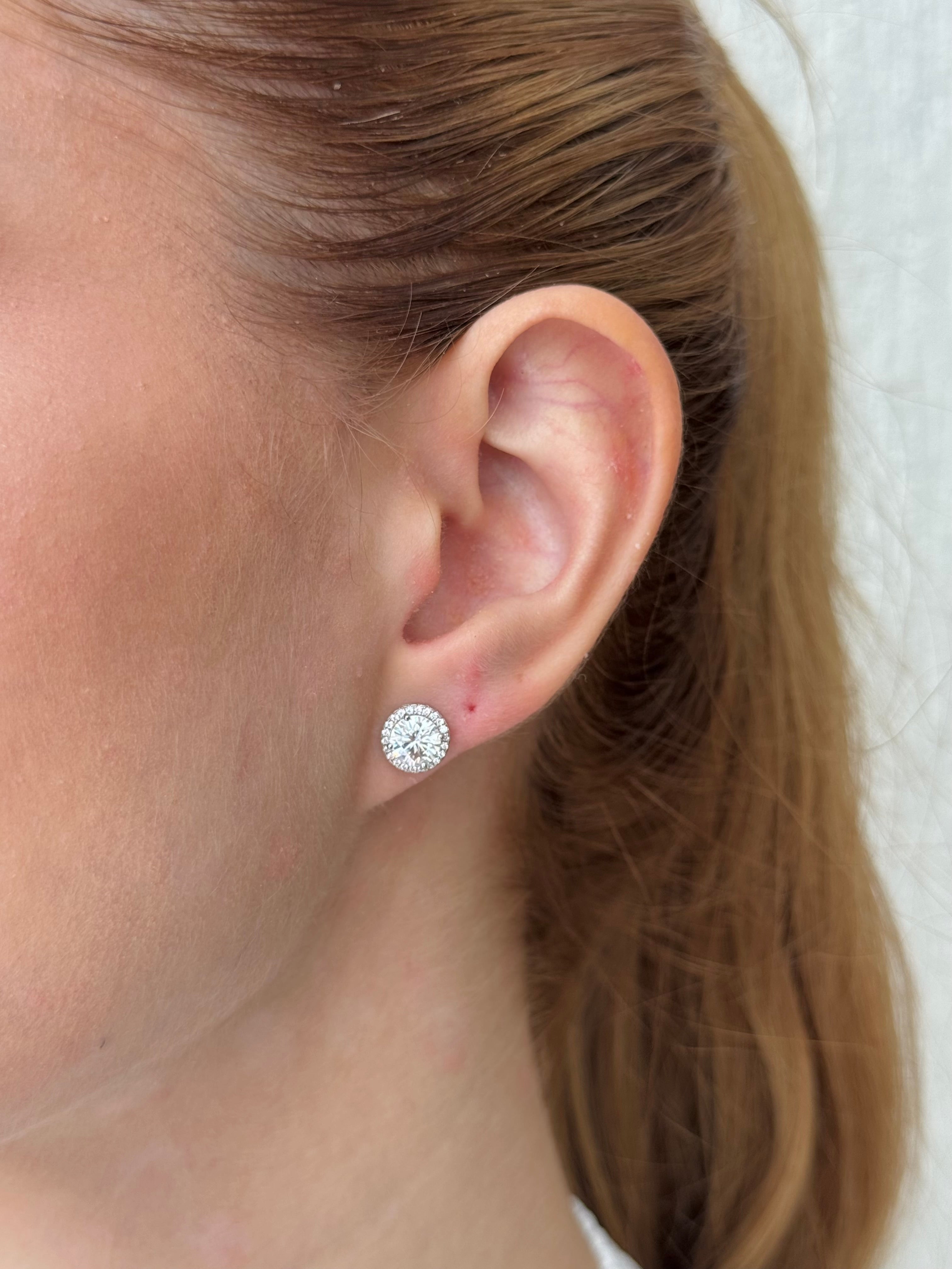 BRINCO MOISSANITE CRAVEJADO  SOLITARIO 5MM