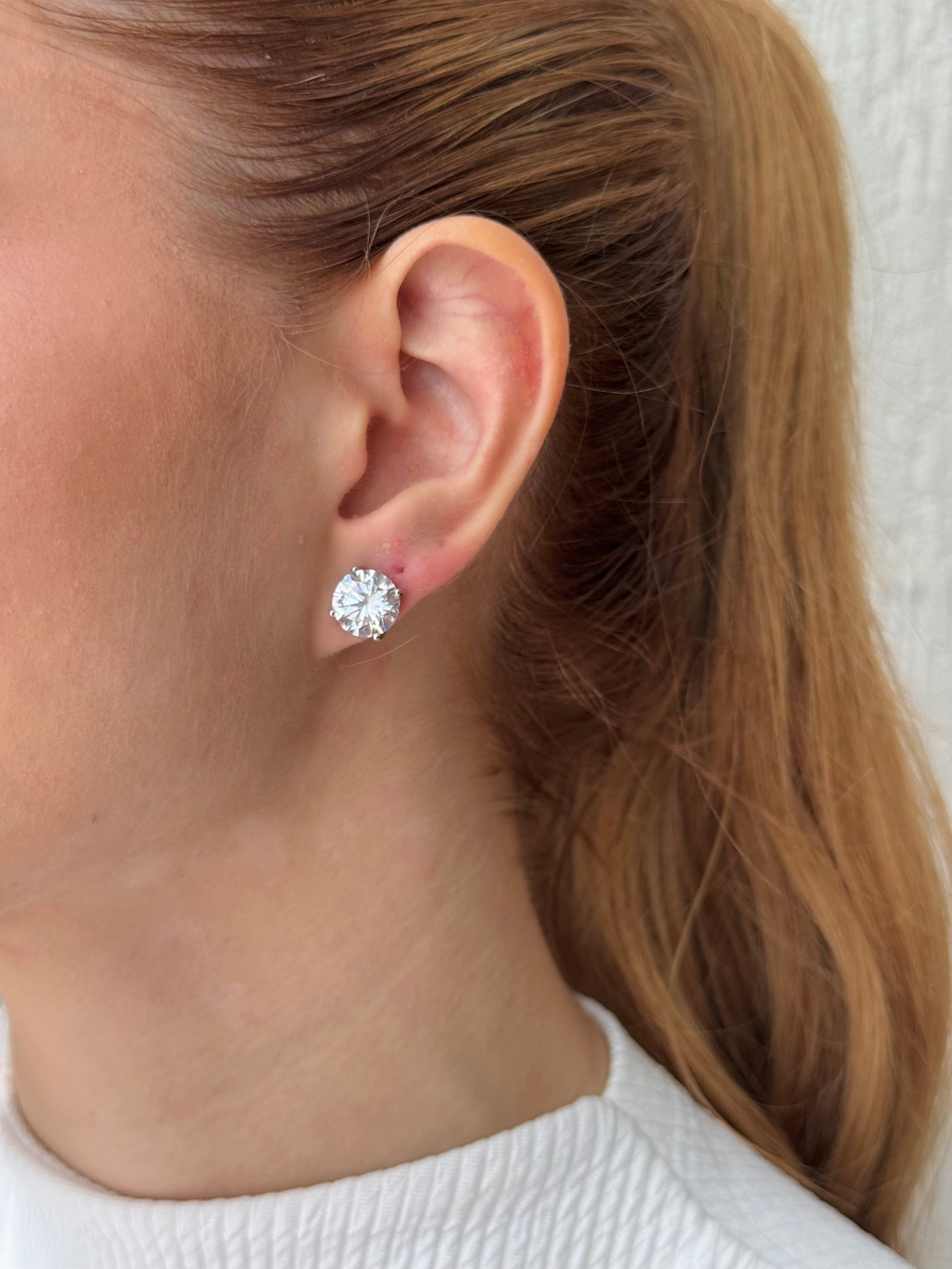 BRINCO MOISSANITE SOLITARIO 10MM 22 S