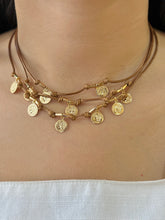 COLAR BOHO CHIC MARROM       BANHO OURO 18K