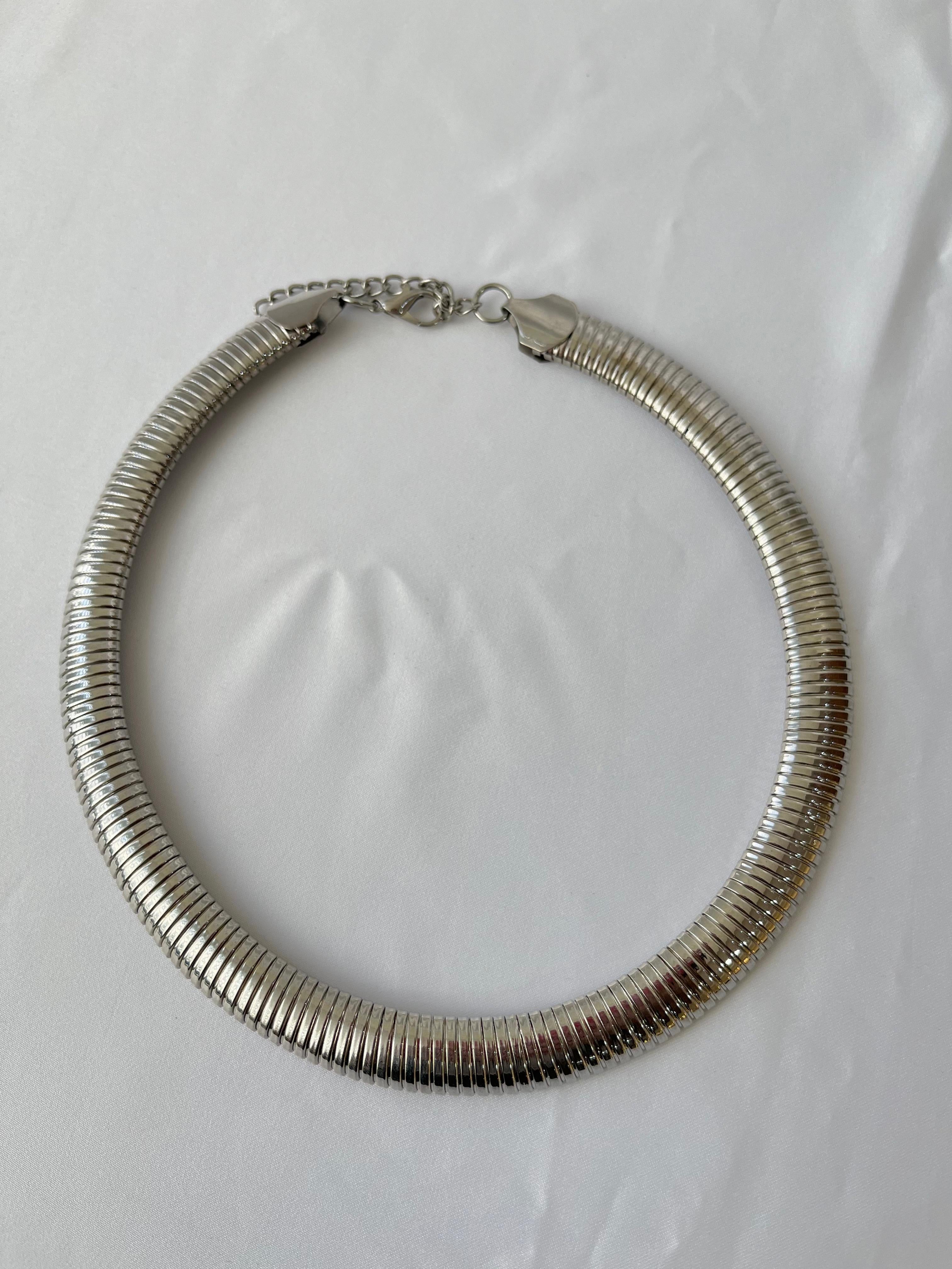 CHOKER MALHA RIGIDA BANHO RODIO