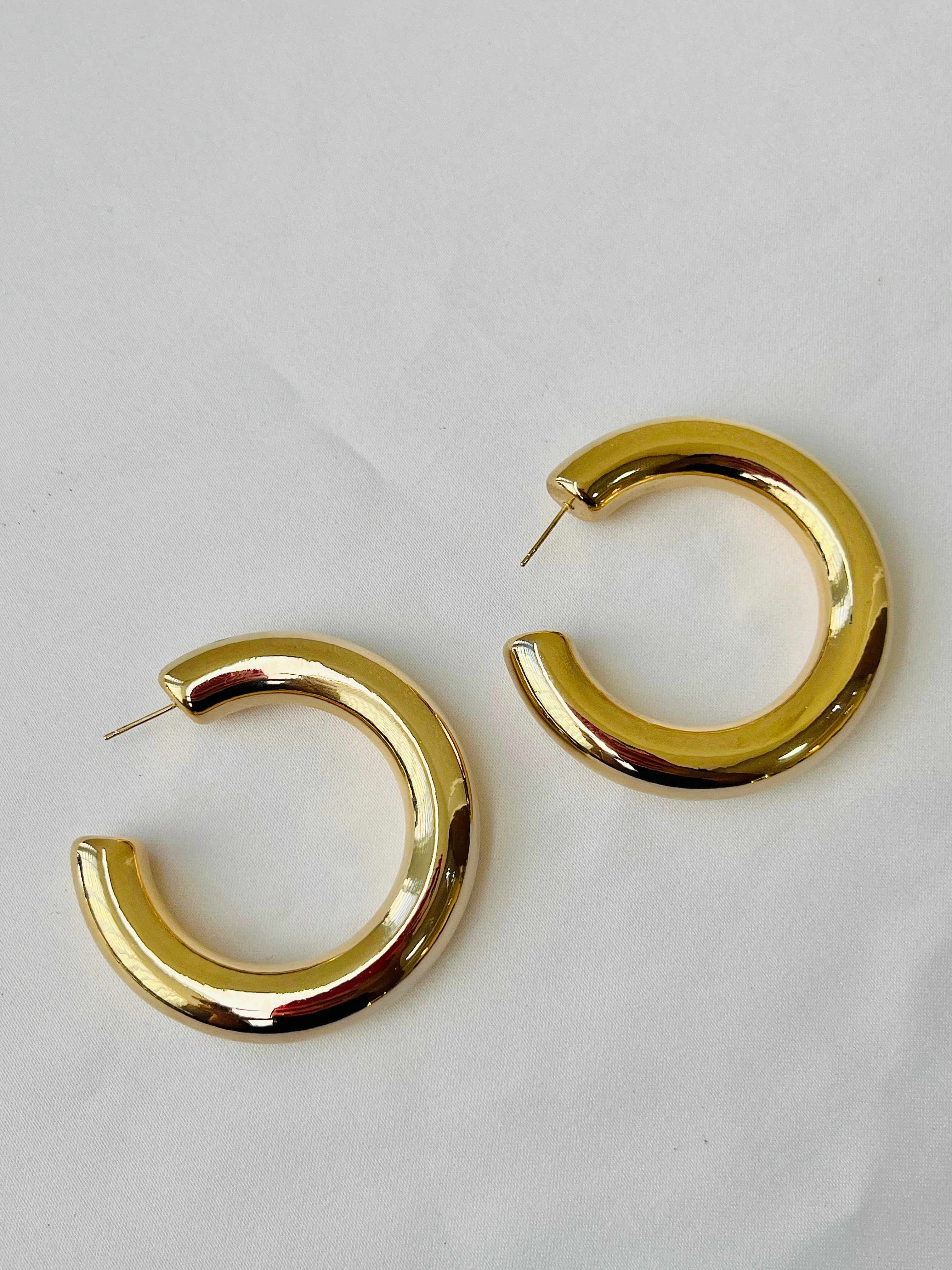 BRINCO ARGOLA HUGE BANHO OURO 18K