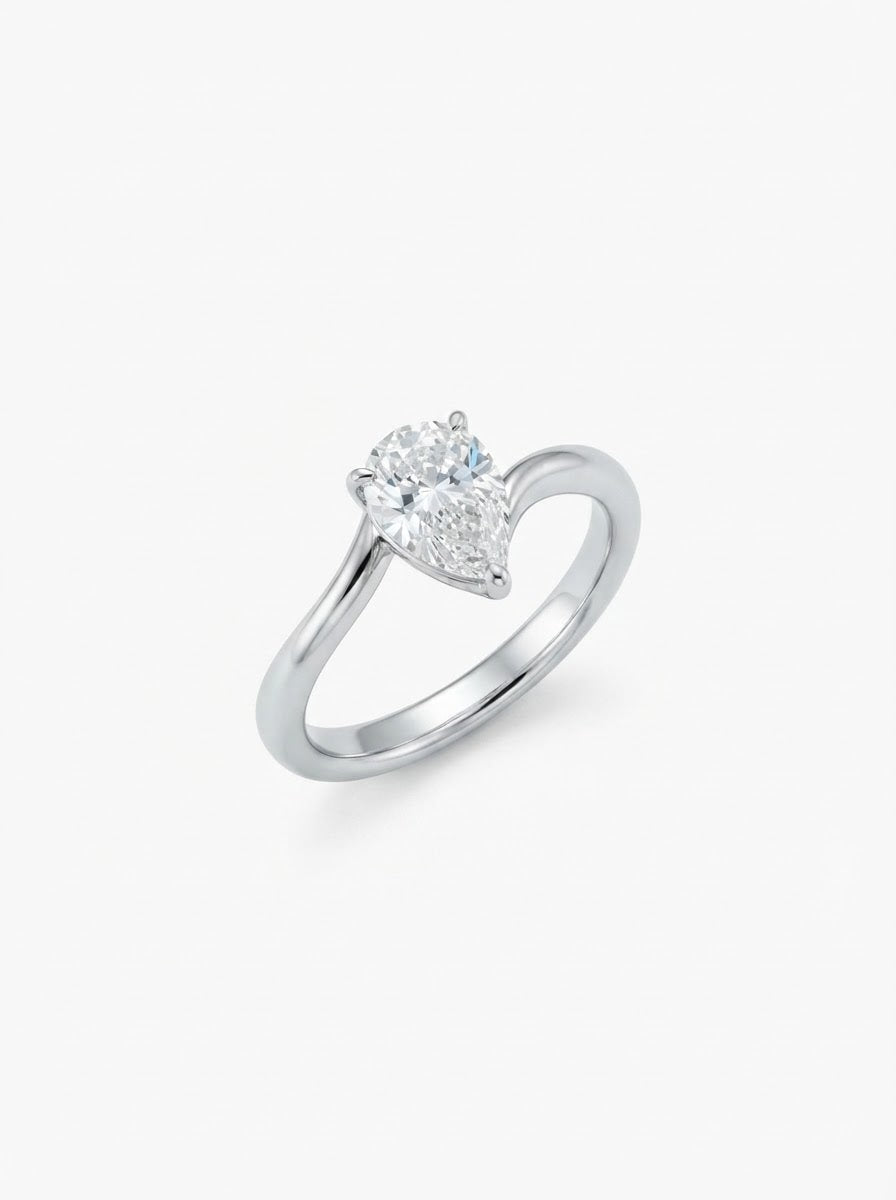 ANEL MOISSANITE GEOMETRICO LISO C/GOTA GRANDE PRATA 925 ARO: P  26 S