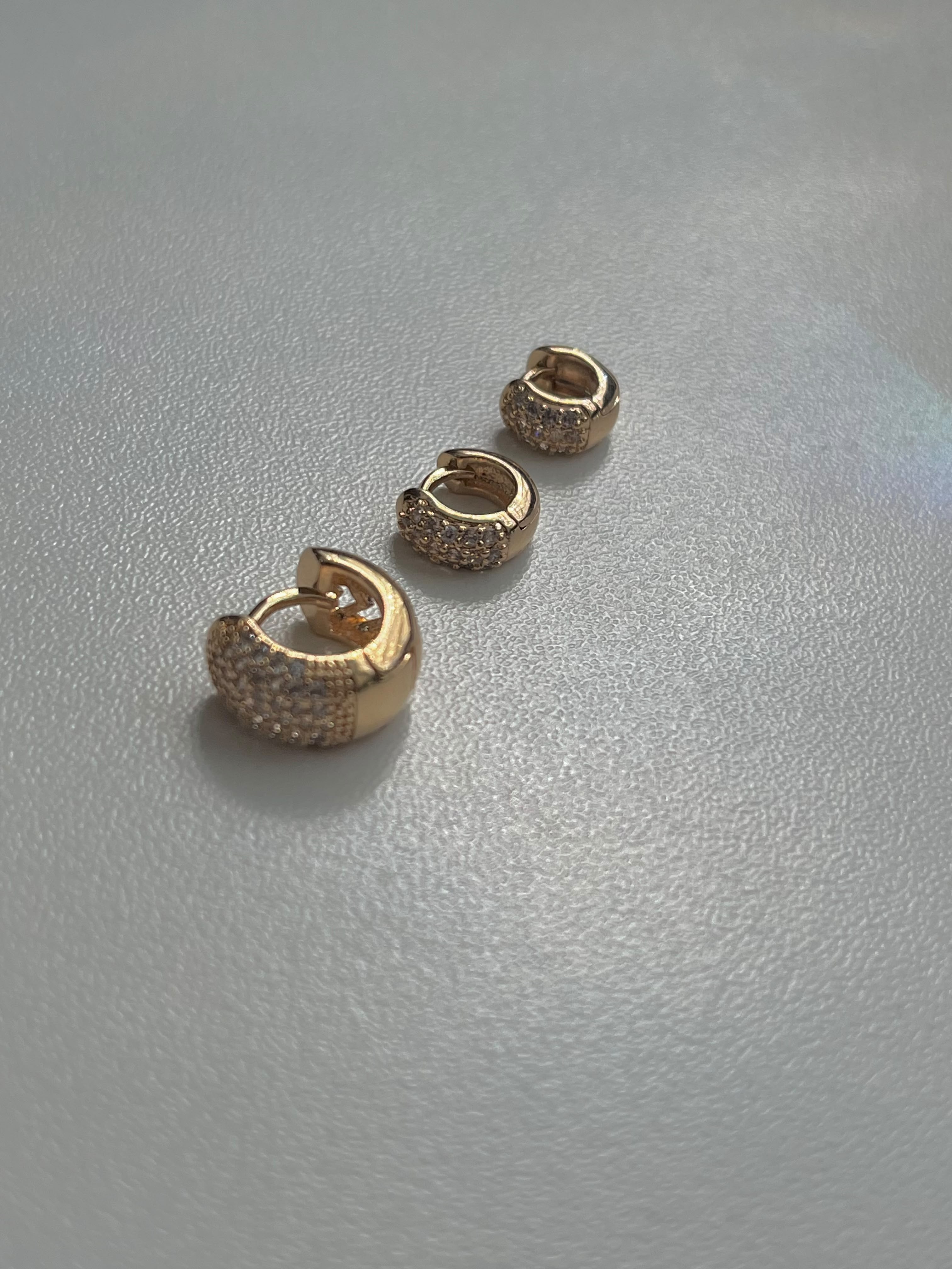 BRINCO TRIO DE ARGOLA CLICK BANHO OURO 18 k