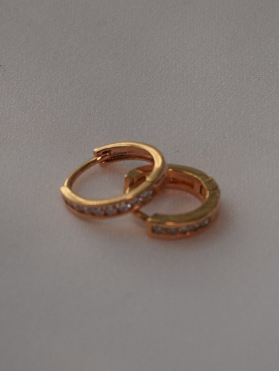 ARGOLA LISA CRAV DOURADO