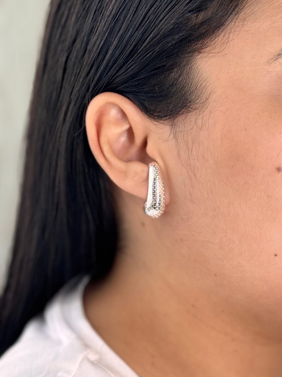EARHOOK M PRATA ALTO RELEVO