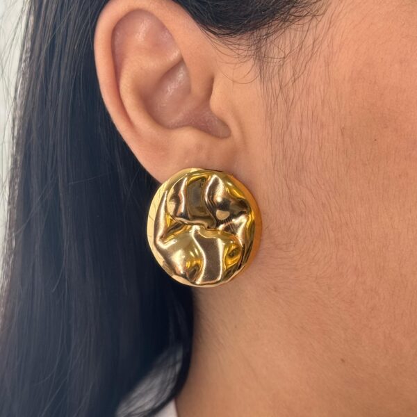 BRINCO DUPLO MARTELADO DOURADO