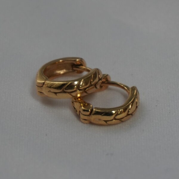 ARGOLA DESIGNER FOLHA BANHO OURO 18K