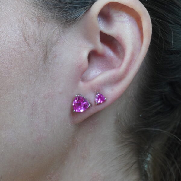 BRINCO TRIANGULO SAFIRA PINK 8MM 836490