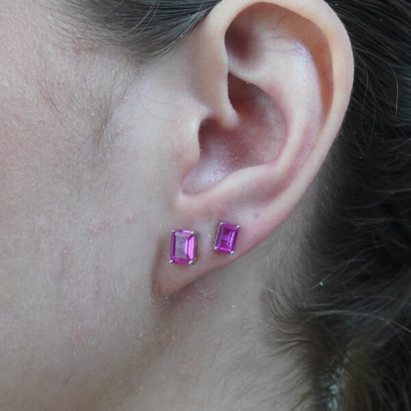 BRINCO RETANGULO BAGUETE SAFIRA PINK 6MM PRATA 925  836121