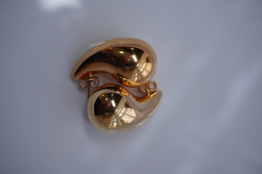 BRINCO GOTA BOLD M BANHO OURO 18K - Imagem 2
