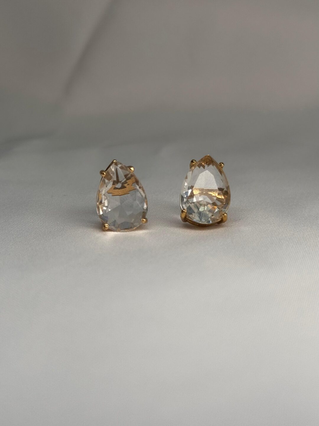 BRINCO GOTA CRISTAL BANHO VINTAGE - Imagem 2