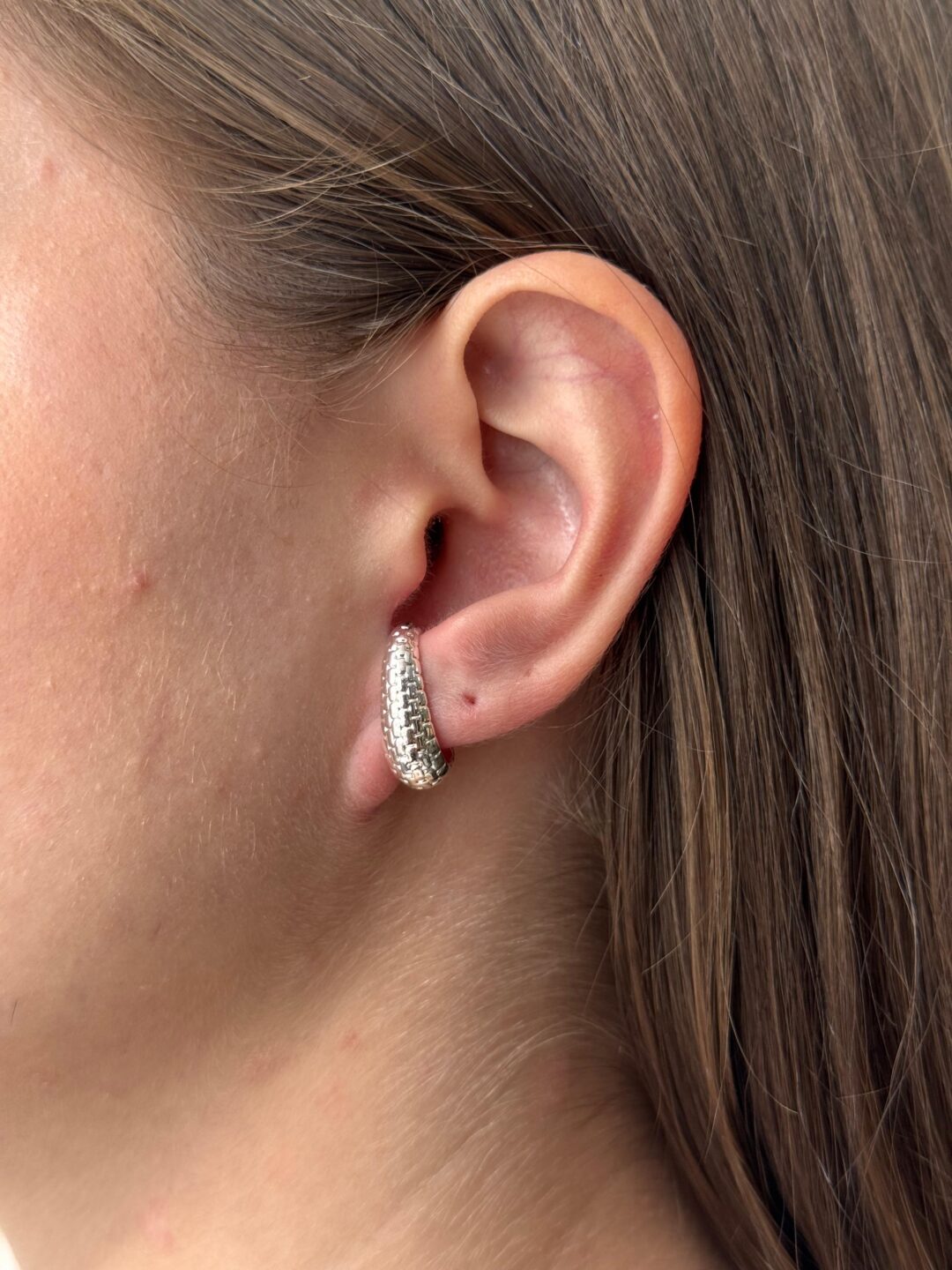 EARHOOK P PRATA ALTO RELEVO BANHO PRATA 1000 - Imagem 2