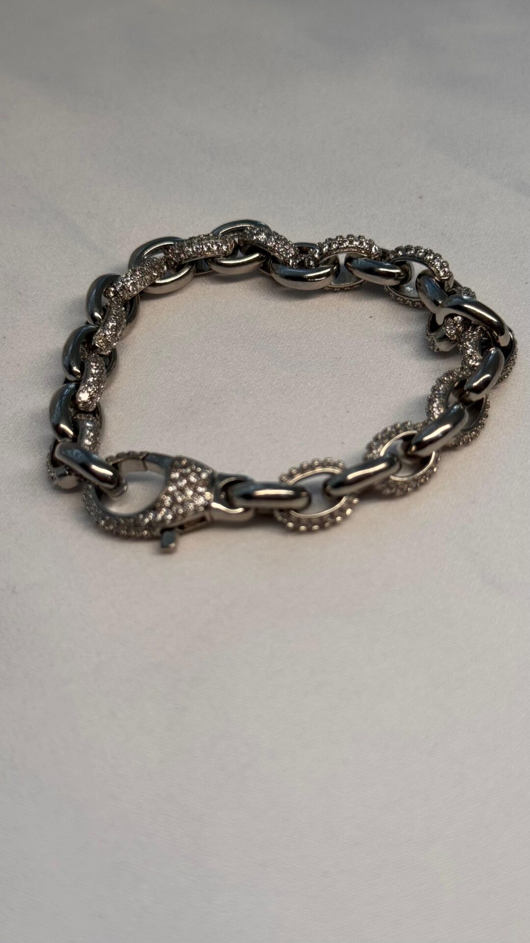 PULSEIRA ELOS CRAVEJADO BANHO RODIO