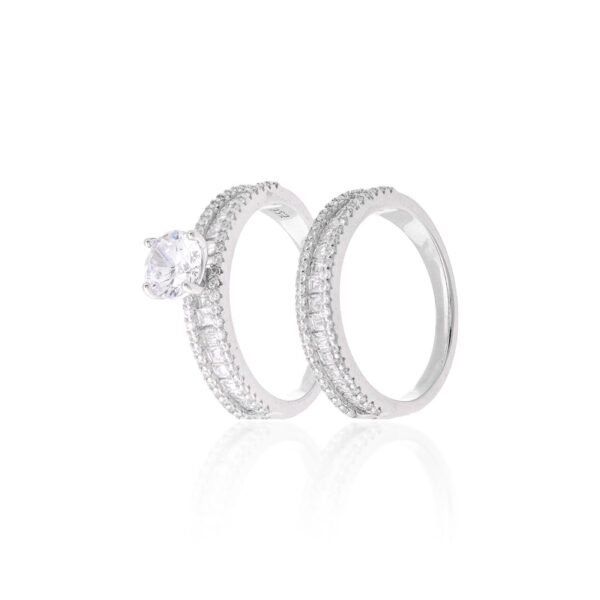 ANEL APARADOR BAGUETE CRAVEJADO COM SOLITARIO 6MM  832819