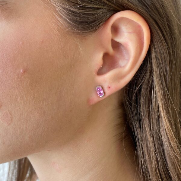BRINCO OVAL SAFIRA PINK 6MM