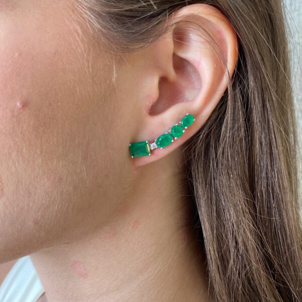 BRINCO EARCUFF ESMERALDA COM ZIRCONIAS OVAL E QUADRADA PRATA 925