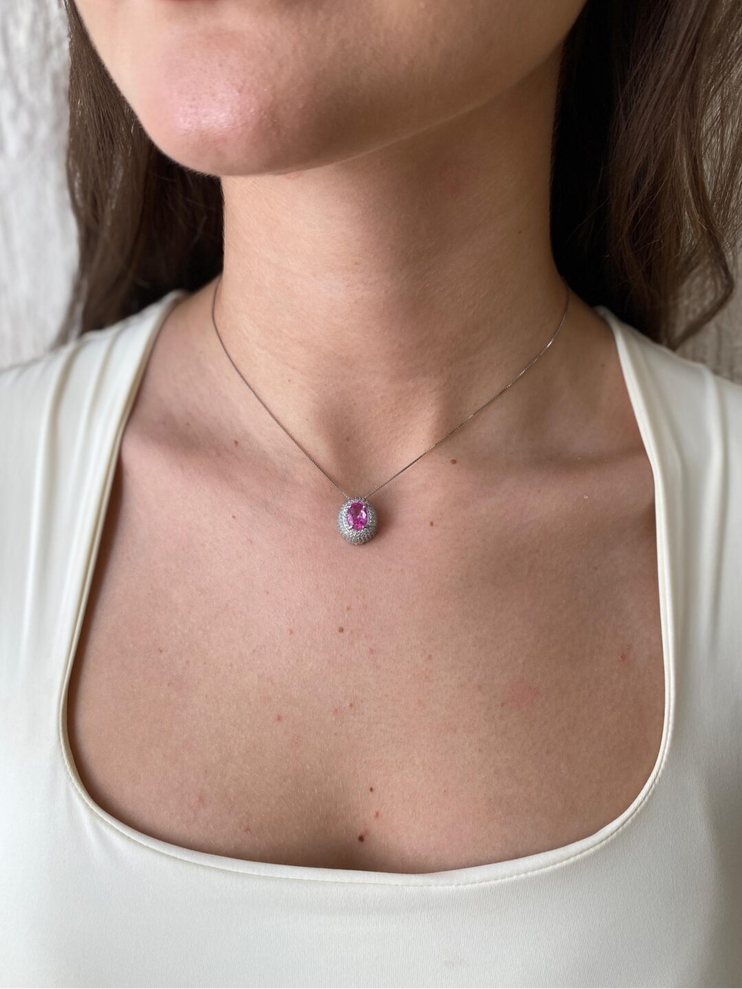 COLAR CRAVEJADO COM PEDRA SAFIRA PINK PRATA 925