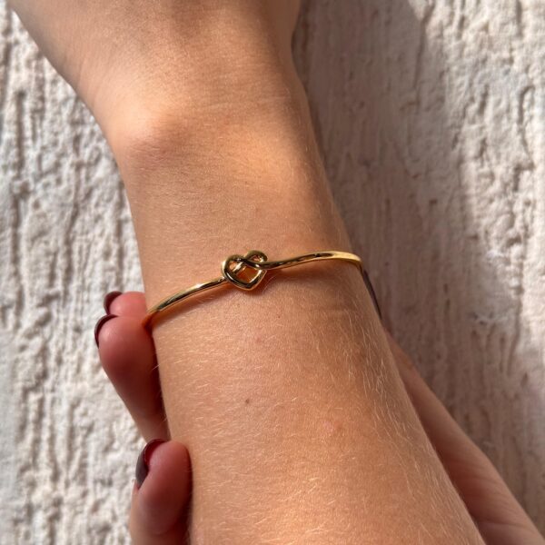 BRACELETE MONIQUE SABOIA CORAÇAO BANHO OURO 18K